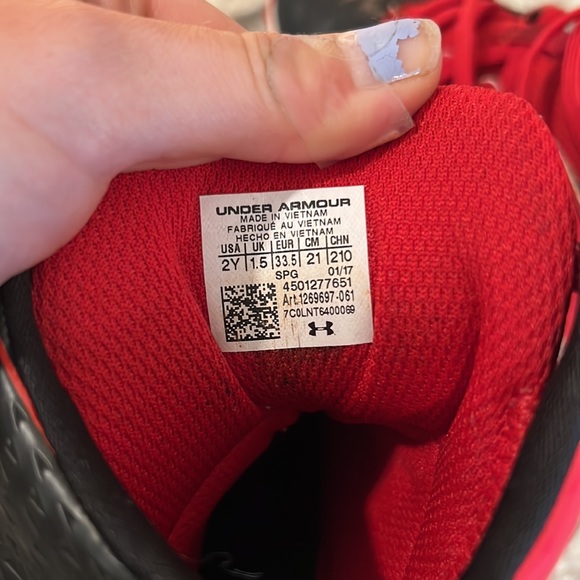 Boys under armour cleats - Picture 4 of 4